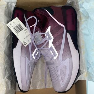 New Women’s Adidas tennis shoes